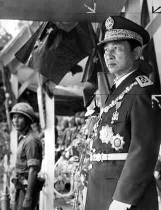 សេនាប្រមុខលន់ នល់