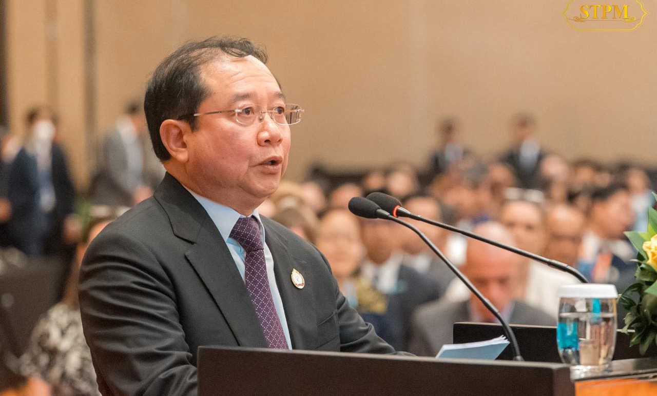 លោក ឈាង រ៉ា