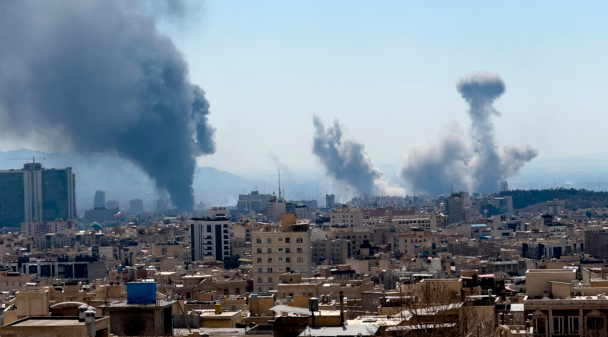 អាម៉េរិក និងអ៊ីស្រាអែល ទម្លាក់គ្រាប់លើរដ្ឋធានីតេហេរ៉ង់ ប្រទេសអ៊ីរ៉ង់។&nbsp;