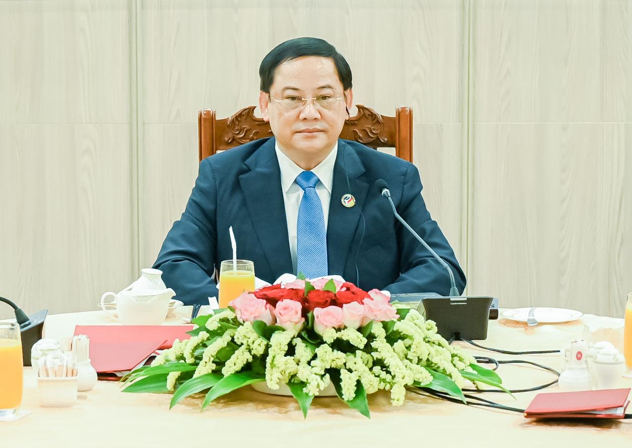 លោក សនសៃ ស៊ីផាន់ដន នាយករដ្ឋមន្ត្រី នៃសាធារណរដ្ឋប្រជាធិបតេយ្យ ប្រជាមានិតឡាវ