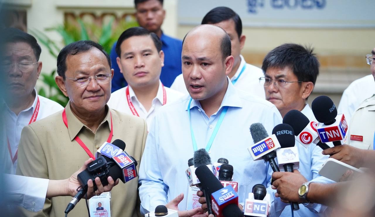 លោក ហ៊ុន ម៉ានី រដ្ឋមន្រ្តីក្រសួងមុខងារសាធារណៈ