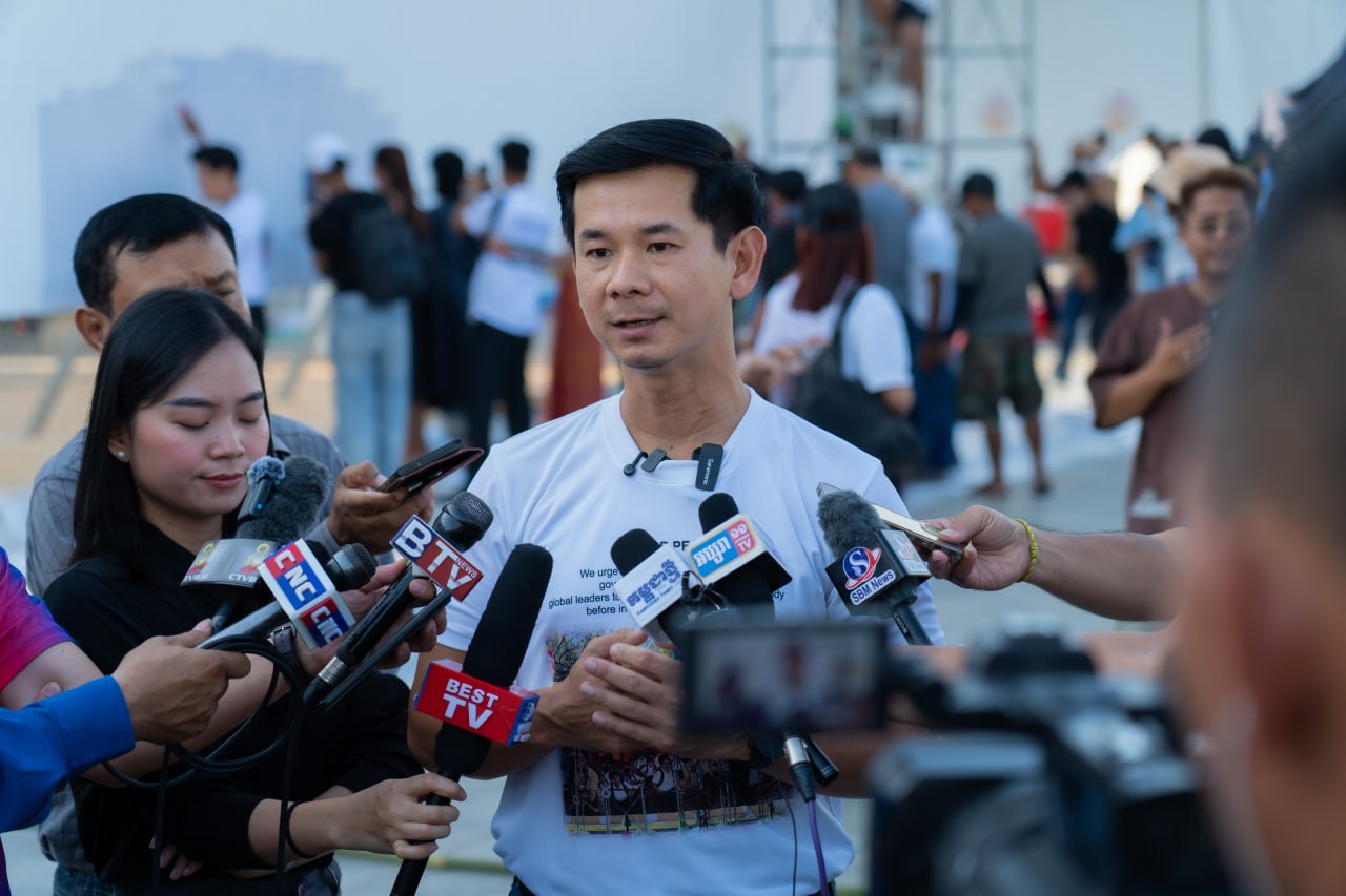 លោក តាន់ គឹមសួរ&nbsp;ប្រធានគម្រោងតំណាងឱ្យវិចិត្រករ