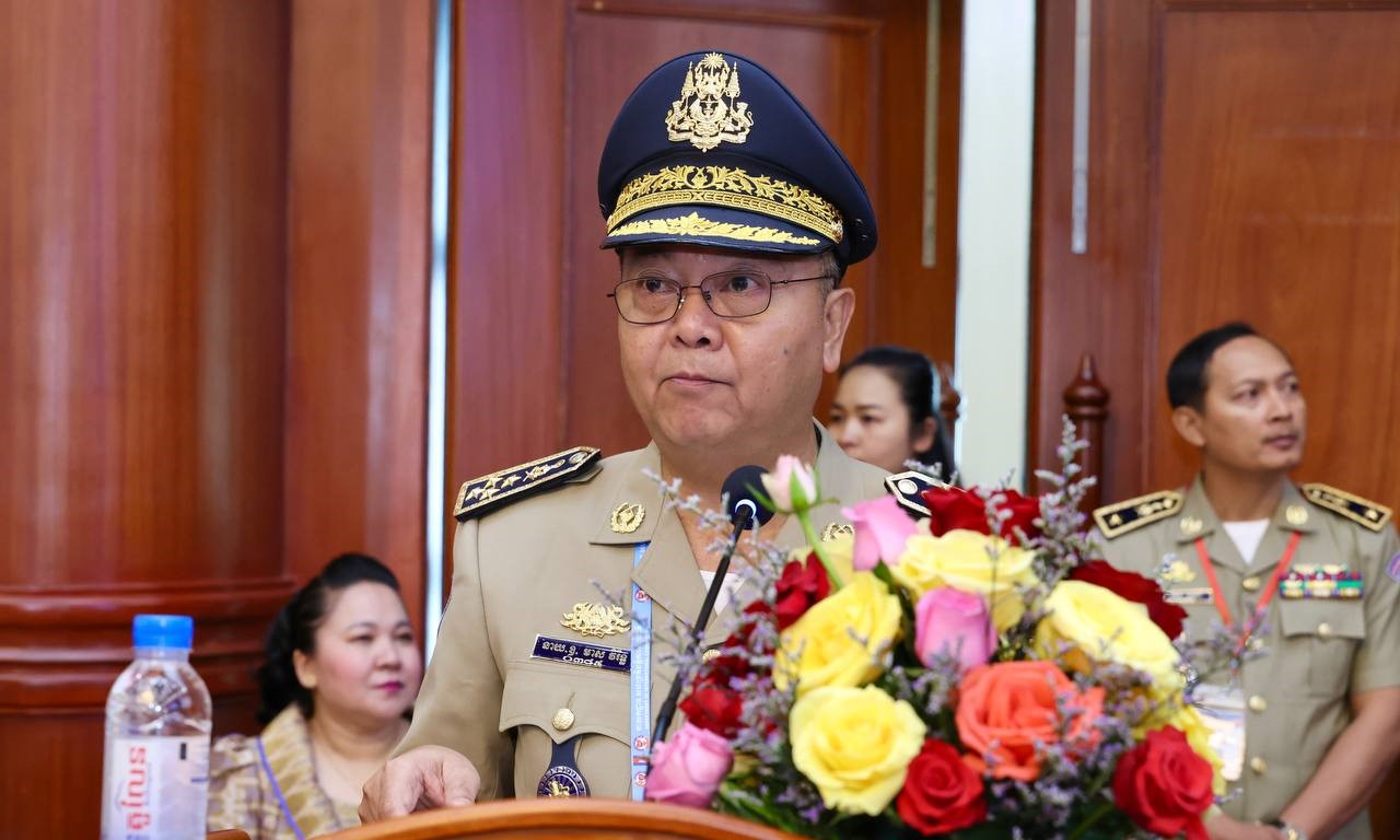 លោក មាស វីរិទ្ធ