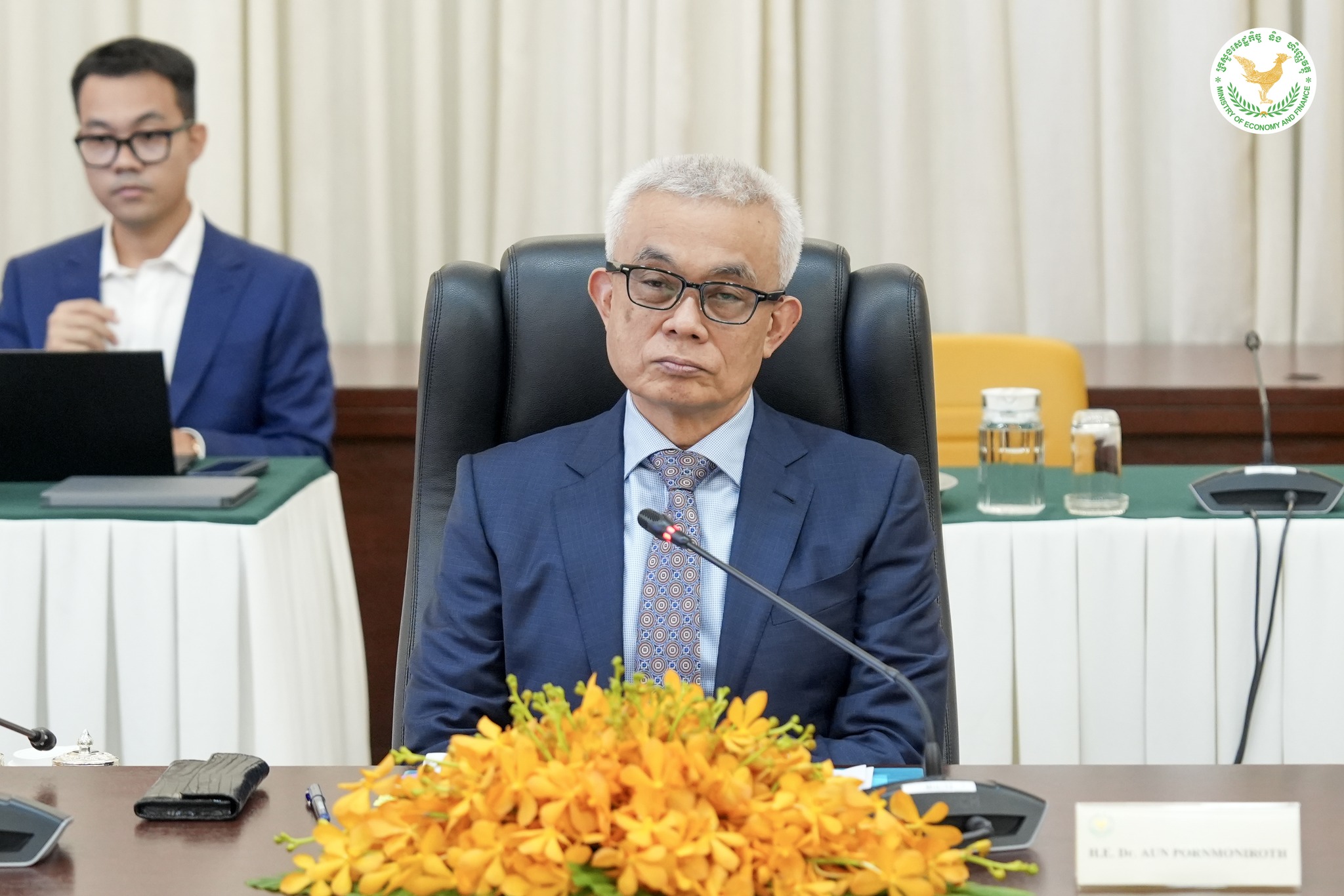 លោកឧបនាយករដ្ឋមន្រ្តី អូន ព័ន្ធមុនីរ័ត្ន&nbsp;រដ្ឋមន្រ្តីក្រសួងសេដ្ឋកិច្ច&nbsp;និងហិរញ្ញវត្ថុ