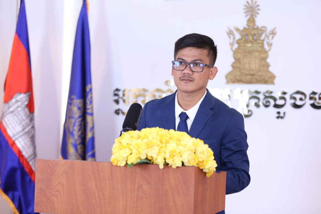 លោក រ៉េន រតនៈជំនួយការ និងជាអ្នកនាំពាក្យផ្ទាល់លោក ស សុខា