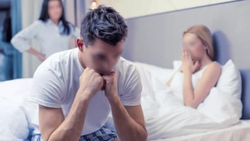 រូបតំណាង៖ ប្រពន្ធតាមទាន់ប្តីនៅក្នុងបន្ទាប់ជាមួយស្រ្តីផ្សេង