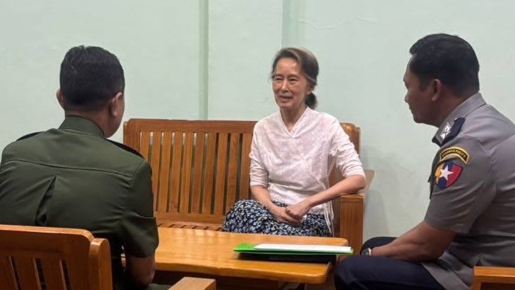 លោកស្រី អ៊ុងសាន ស៊ូជី