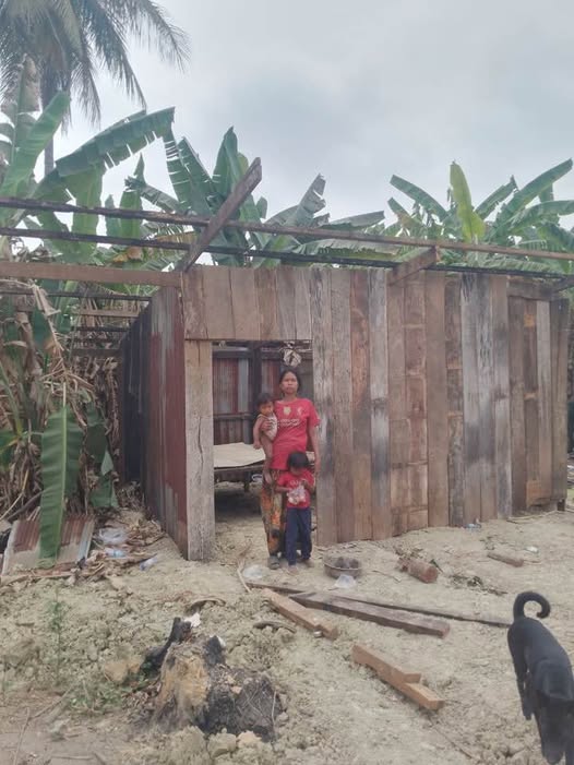 អ្នកស្រី ឈាង នឿន ជាមួយផ្ទះថ្មីមិនទាន់មានដំបូលប្រក់