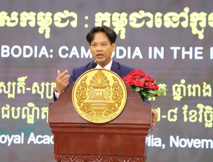 លោក សុខ ទូច ថ្លែងក្នុងពិធីមួយកន្លងមក។