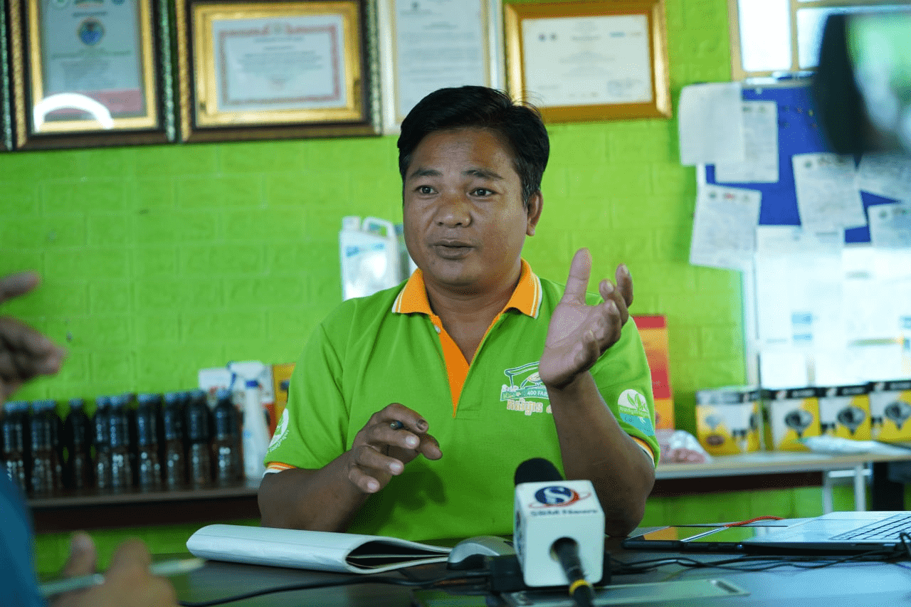 &nbsp;លោក ហាច ឆន ម្ចាស់កសិដ្ឋាន៤០០ (រូបភាពឯកសារ)