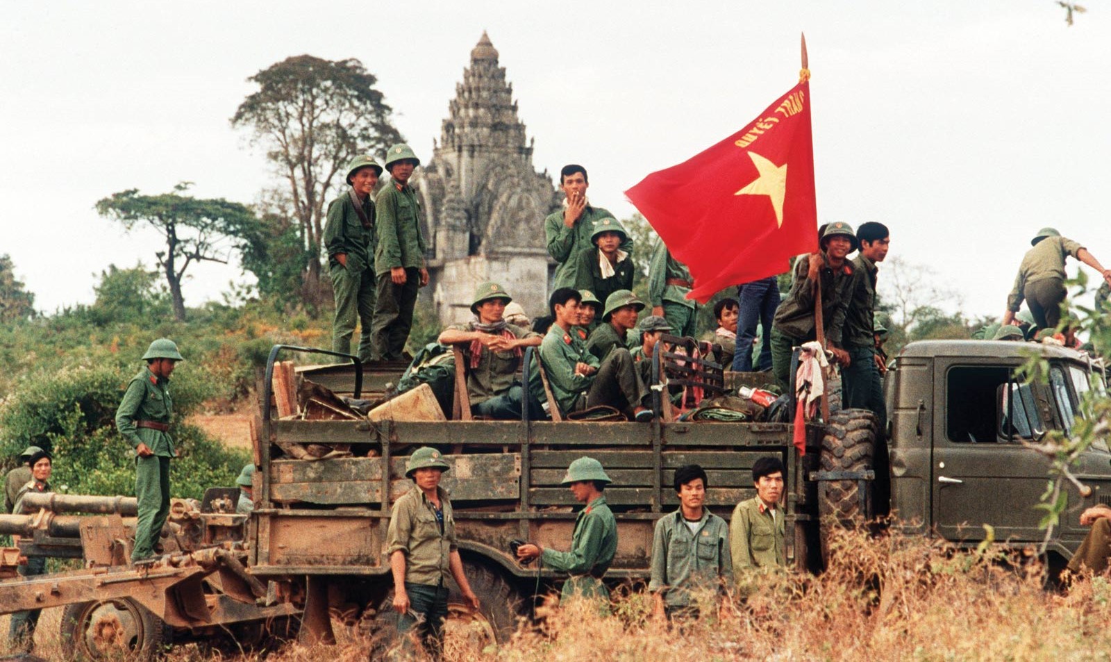 កងទ័ពវៀតណាម ស្ថិតក្នុងខេត្តកំពង់ធំ ប្រទេសកម្ពុជា និងរៀបចាកចេញពីកម្ពុជាវិញ នៅចុងឆ្នាំ១៩៨៩។&nbsp;