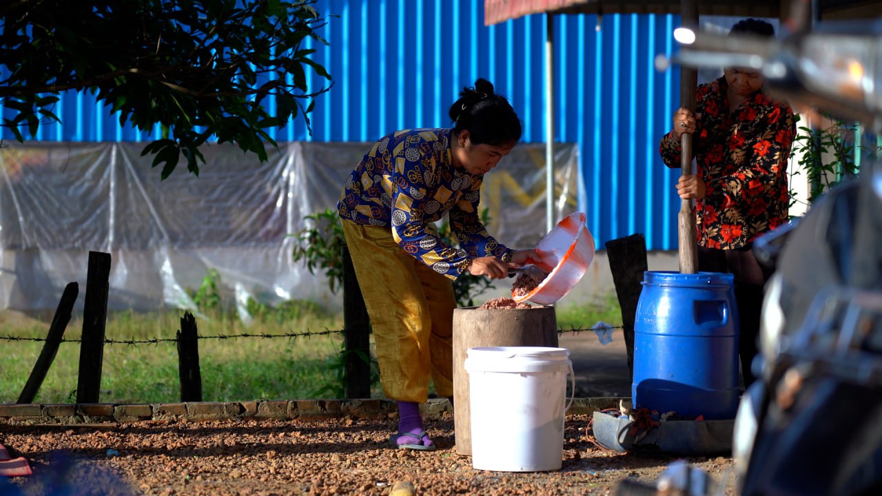 អ្នកស្រី ឈុន គឺមយាន យក «គី» ដាក់ត្បាល់បុក