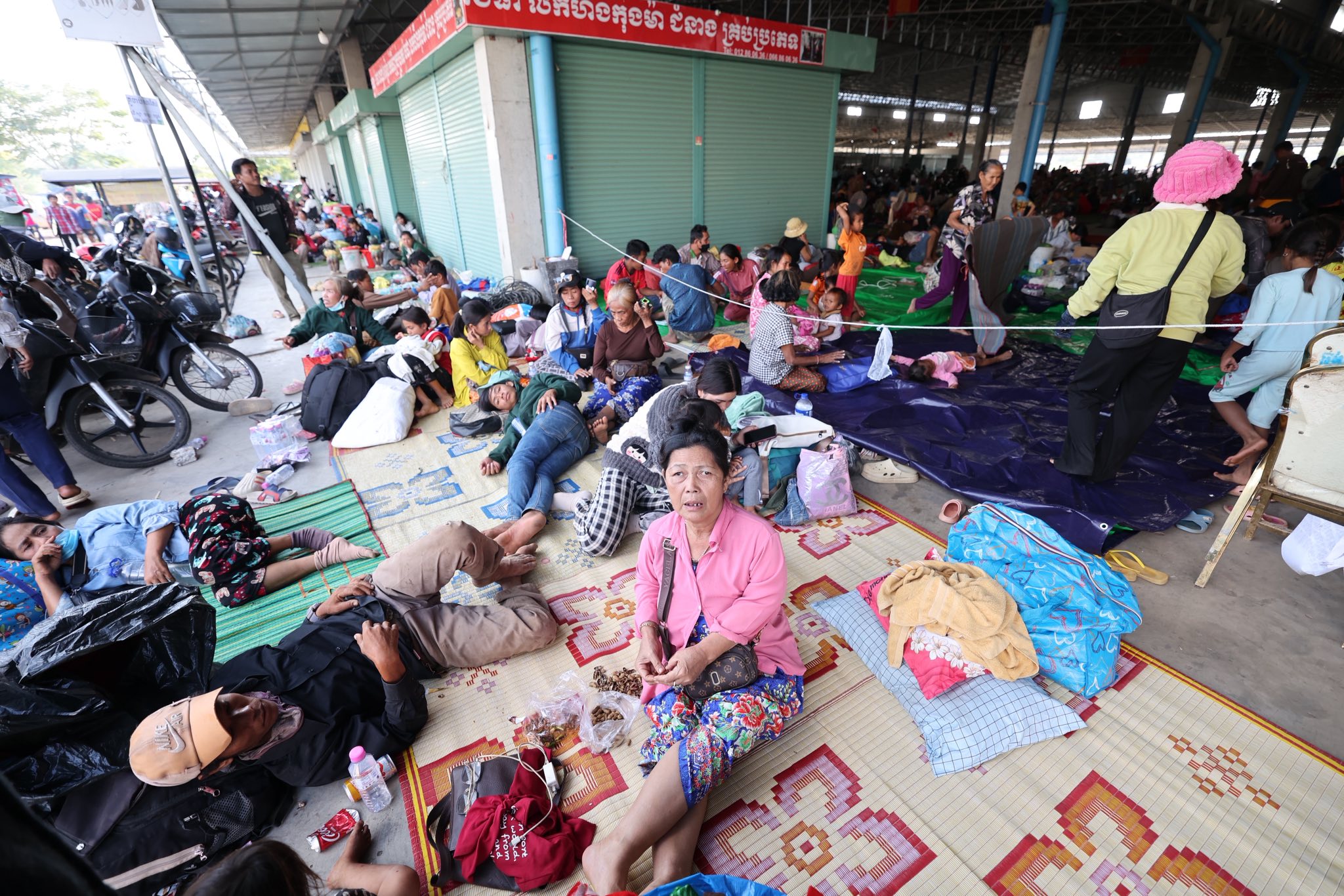 ជនភៀសសឹកចេញពីតំបន់គ្រោះថ្នាក់នៃសកម្មភាពឈ្លានពានប្រដាប់អាវុធរបស់យោធាថៃ