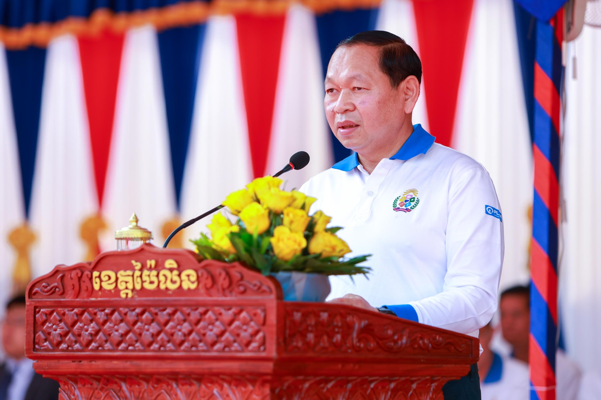 &nbsp; &nbsp; &nbsp; &nbsp; &nbsp; &nbsp; លោក ឆាយ ឫទ្ធិសែន រដ្ឋមន្ត្រីក្រសួងអភិវឌ្ឍន៍ជនបទ