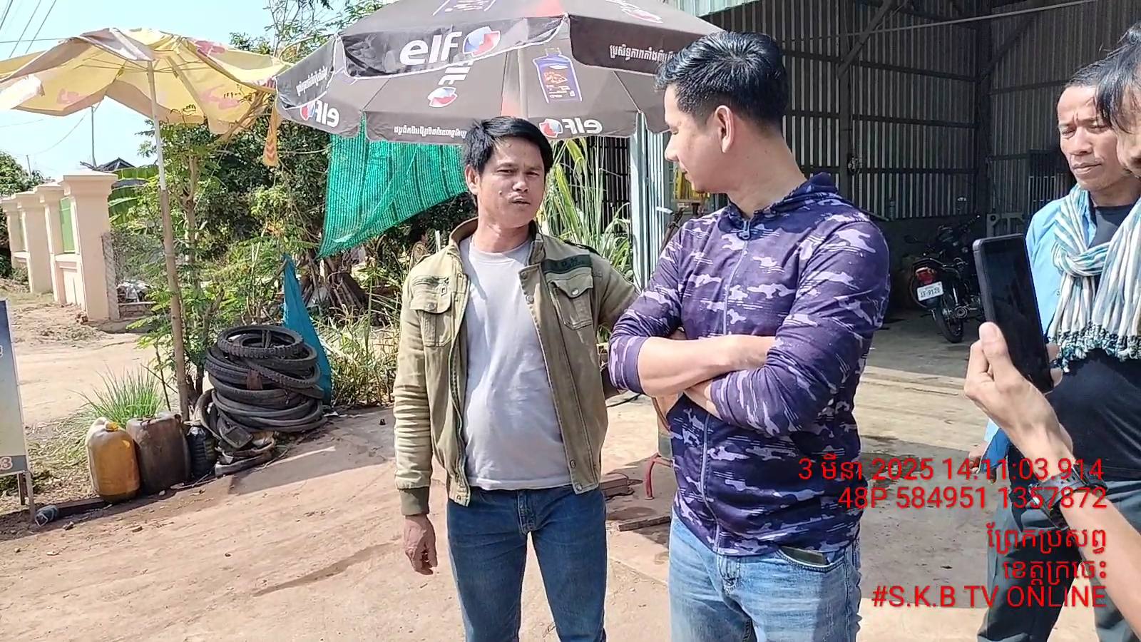 មេឈ្មួញឈ្មោះ គាង ធា ពេលចរចារជាមួយ លោក តាន់ គីមសួរ