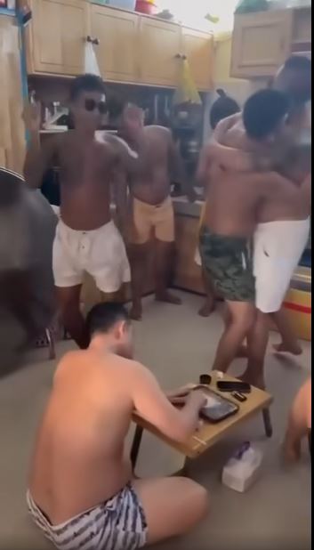 សកម្មភាពផឹកស៊ីរបស់អ្នកជាប់ឃុំនៅម១