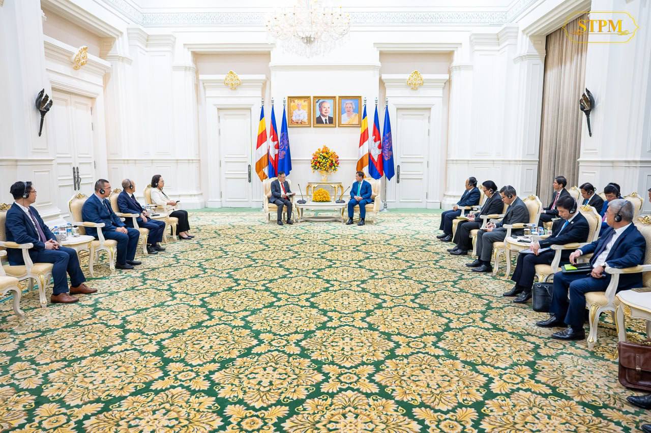 លោក Zhu Yujiang ក្នុងជំនួបជាមួយ សម្តេចធិបតី ហ៊ុន ម៉ាណែត នាយករដ្ឋមន្ត្រីនៃកម្ពុជា។