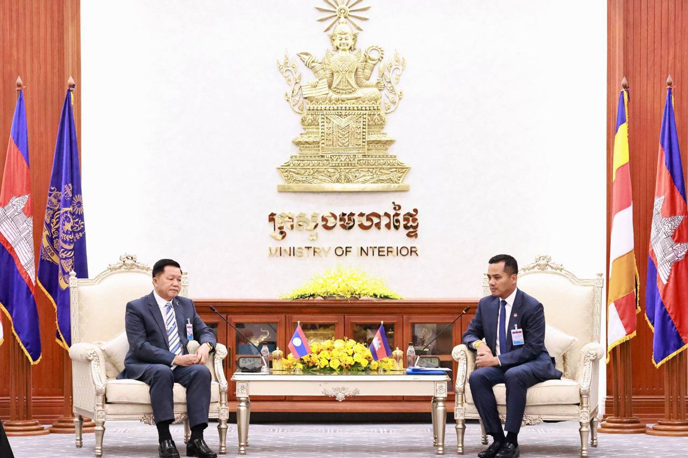 កម្ពុជា-ឡាវ