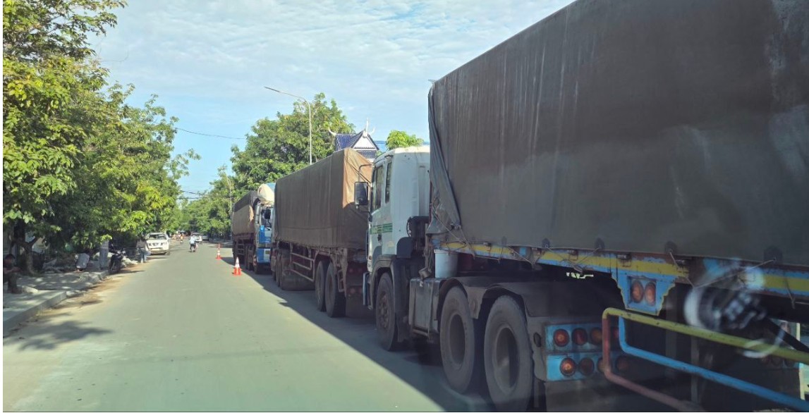 អង្ករដំណើរជាង៨០តោន ដែលអាជ្ញាធរខេត្តកំពង់ធំព័ទ្ធចាប់បាន