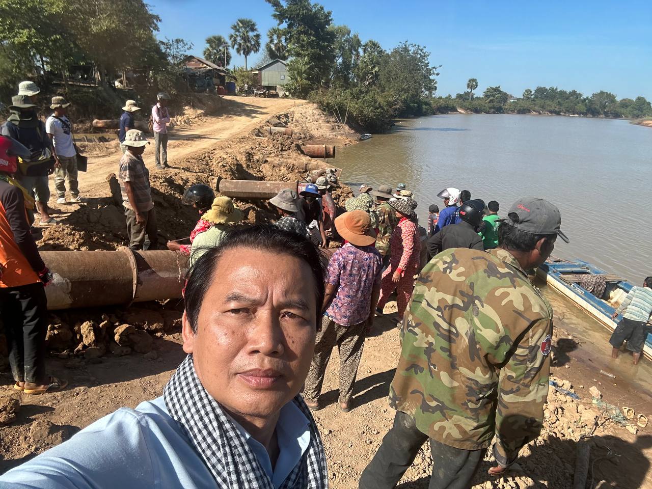 លោក ហង់ សុគន្ធ ម្ចាស់ស្ថានីយបូមទឹក និងប្រឡាយព្រះស្នែង និងព្រះគន្លង