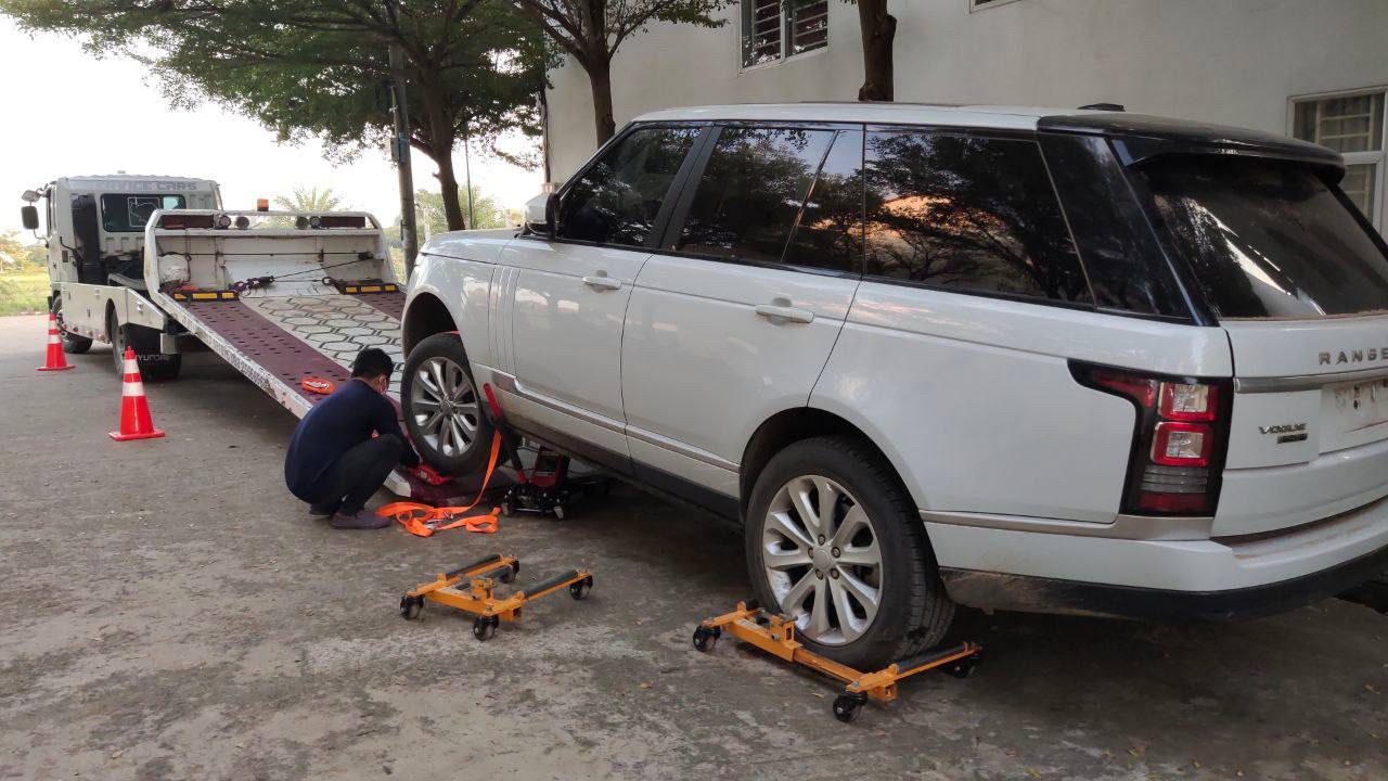 រថយន្តជនរងគ្រោះដែលត្រូវគេប្លុងចោល