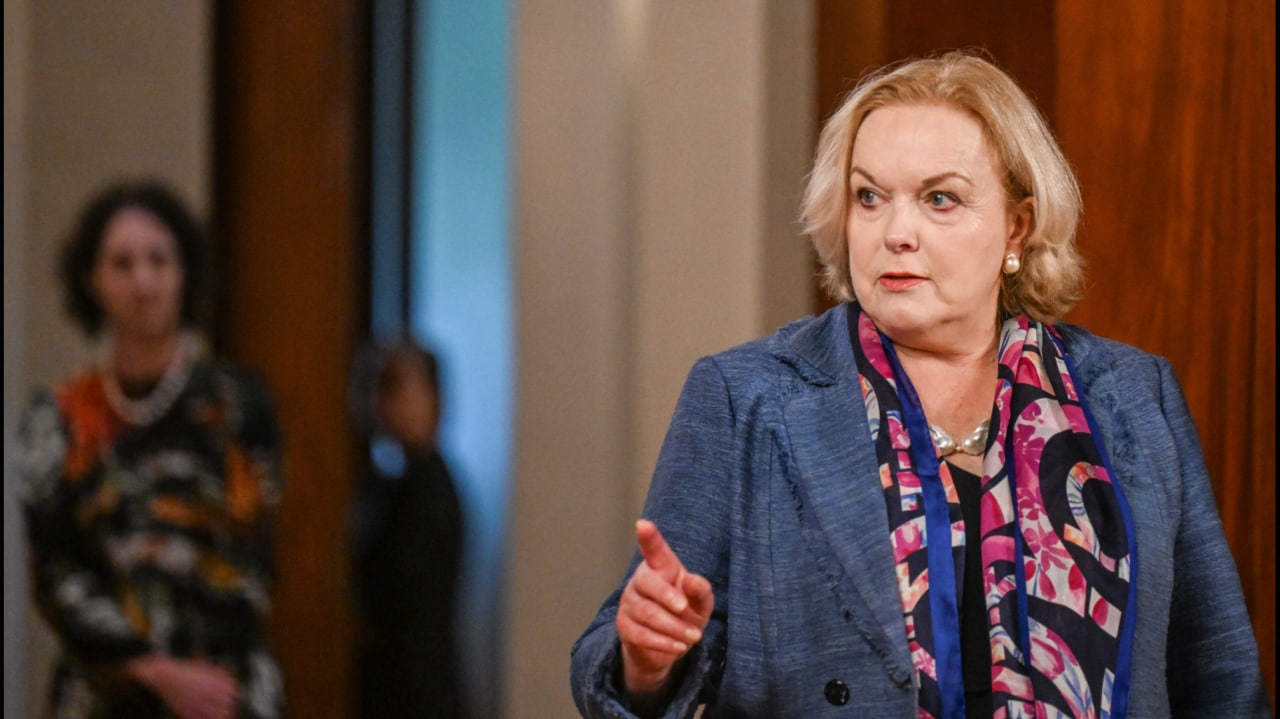 លោកស្រី ជូឌីត ខូលលីនស៍ (Judith Collins)