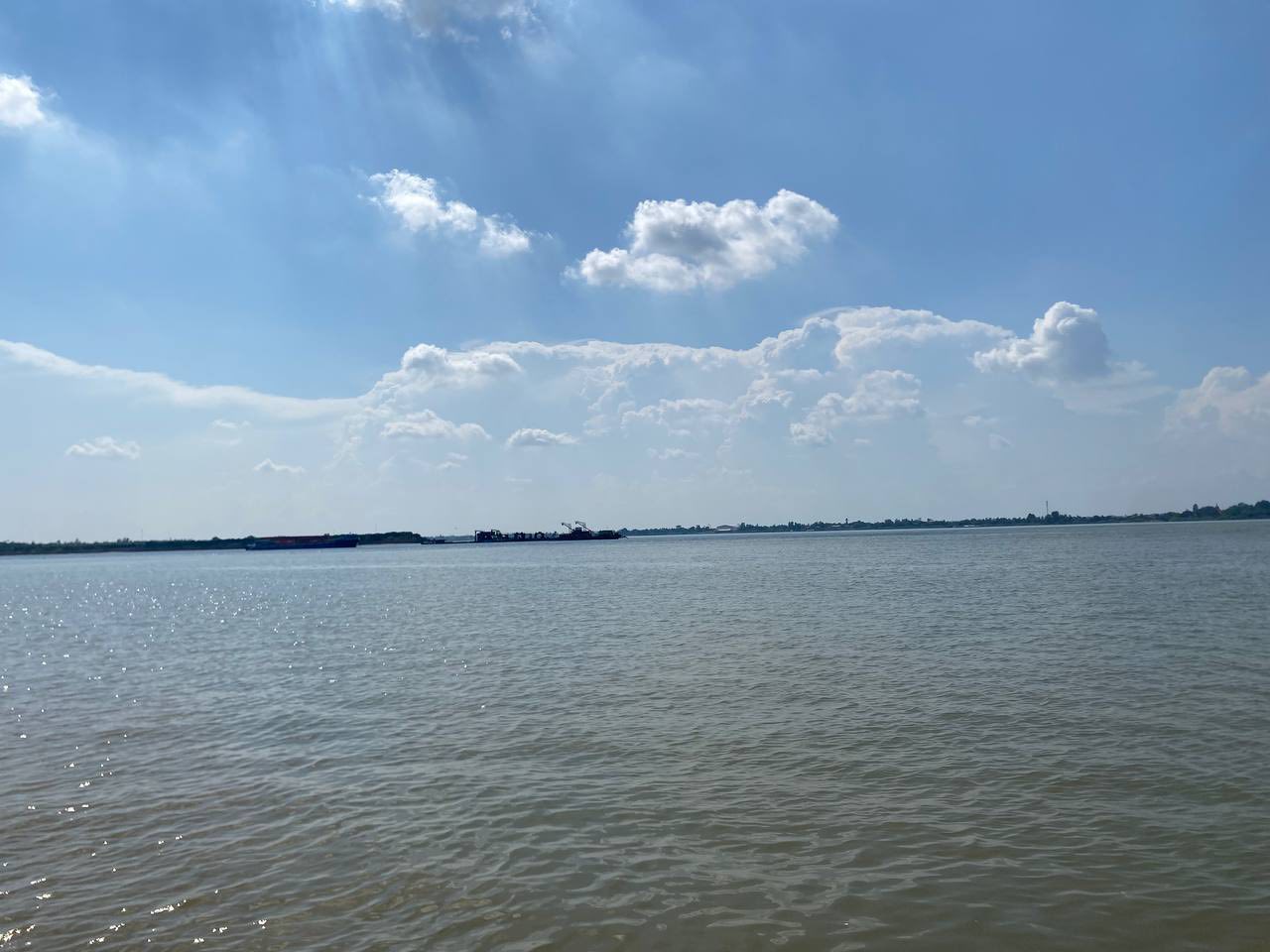 ការត្រួតពិនិត្យ របស់មន្ទីរបរិស្ថានរាជធានី-ខេត្តតាមបណ្តោយ​ទន្លេមេគង្គ​។ រូបភាព៖ ក្រសួងបរិស្ថាន