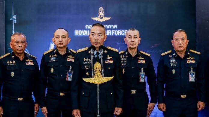 លោក សេកសាន់ កន្ថា (เสกสรร คันธา) អគ្គមេបញ្ជាការកងទ័ពអាកាសភូមិន្ទថៃ