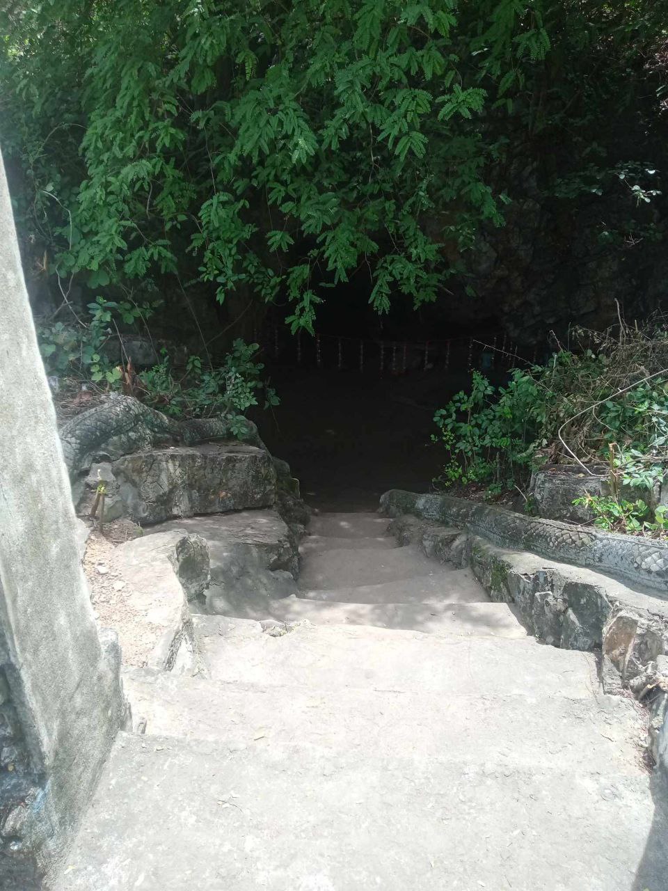 ច្រកចូលទៅល្អាងកី