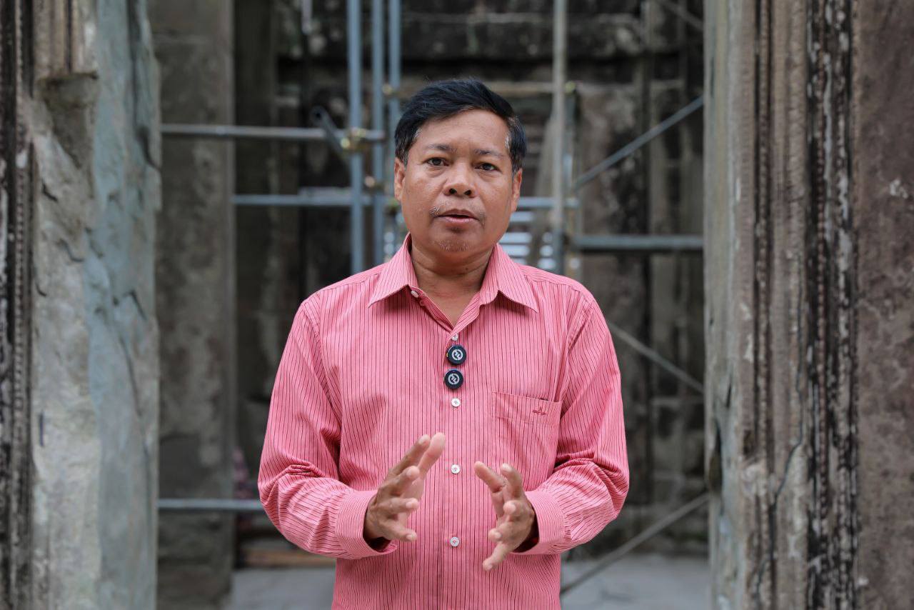 លោក សយ សុភារិន្ទ បុរាណវិទូនៃអាជ្ញាធរជាតិអប្សរា