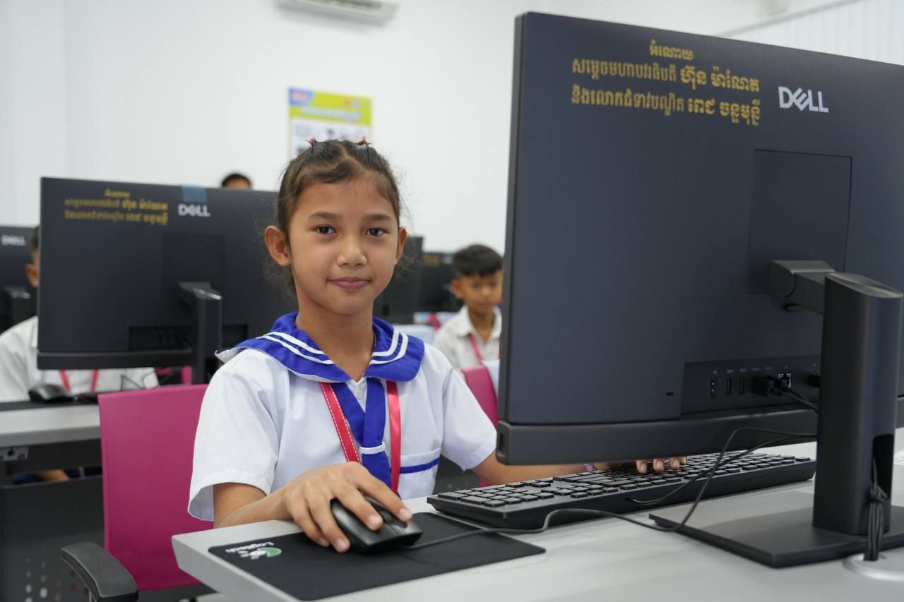 សិស្សានុសិស្សទទួលការបណ្តុះបណ្តាល&nbsp;«កម្មវិធីសិក្សាថ្នាក់ជំនាញឌីជីថល ជំហានទី២»។&nbsp;រូបភាព៖ ក្រសួងប្រៃសណីយ៍