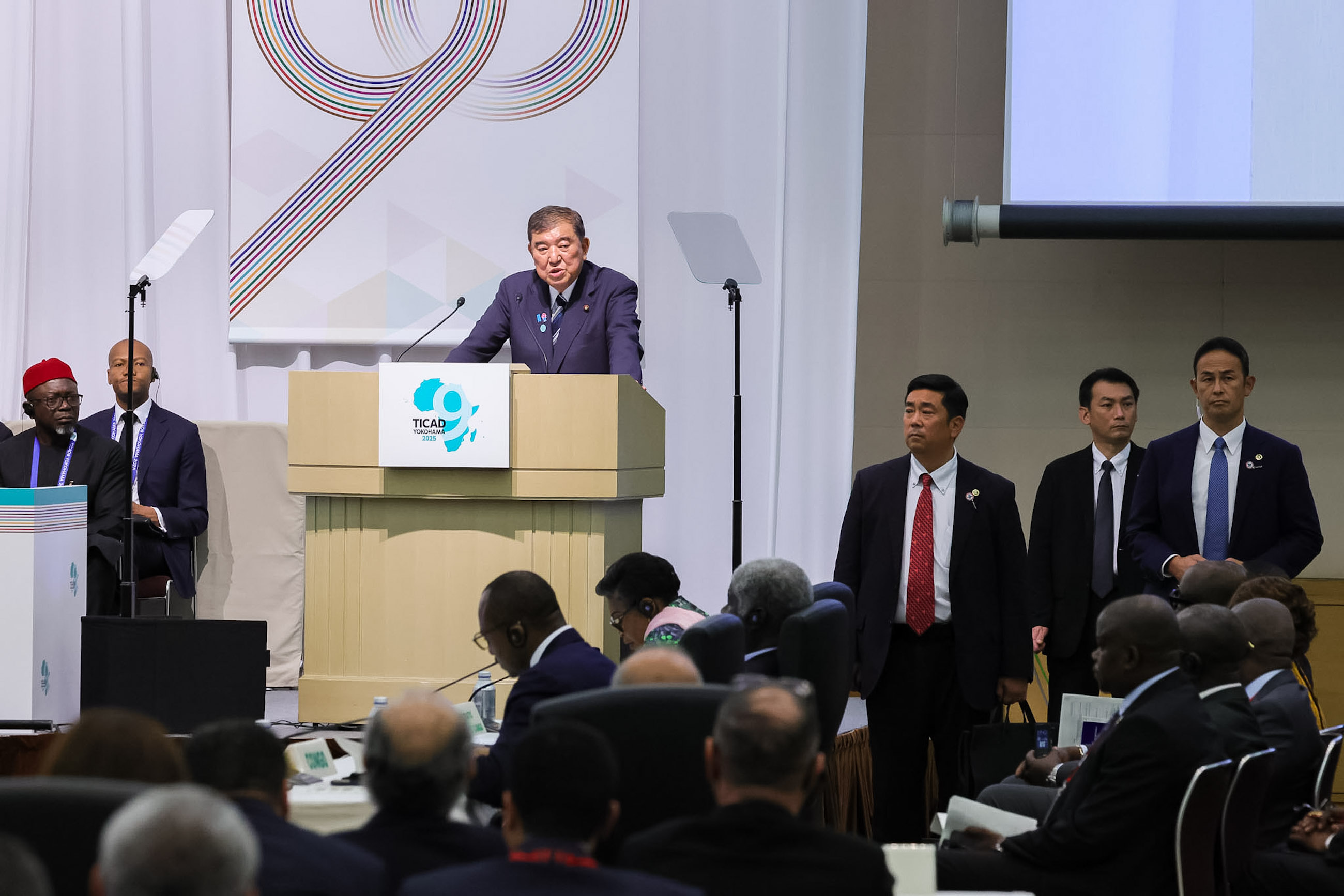 លោក ស៊ីហ្គេរូ អ៊ីស៊ីបា