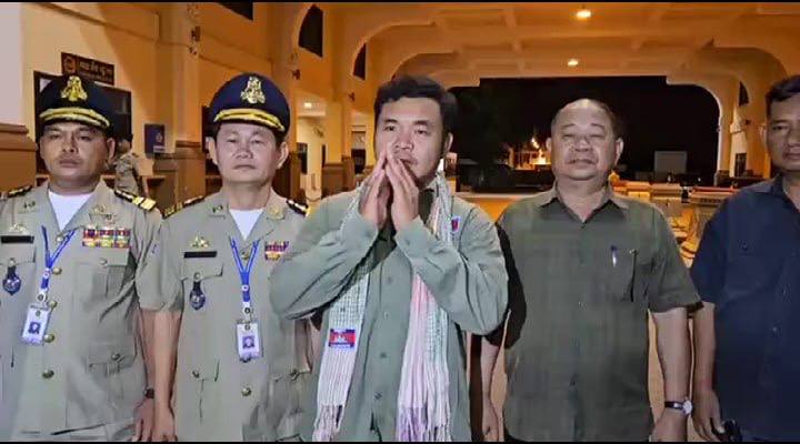 លោក ប៉ាន់ខែម ប៊ុនថន ប្រធានក្រុមការងាររាជរដ្ឋាភិបាលចុះជួយមូលដ្ឋានក្រុងប៉ោយប៉ែត និងលោក គាត ហ៊ុល អភិបាលក្រុង