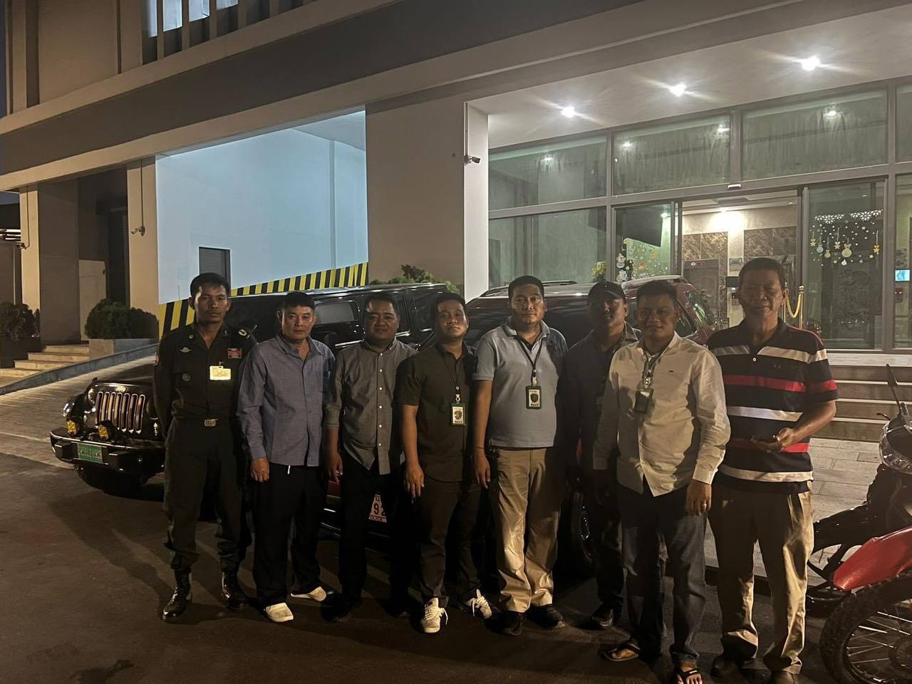 រូបភាព៖ កម្លាំងជំនាញចុះឃាត់ជនសង្ស័យ