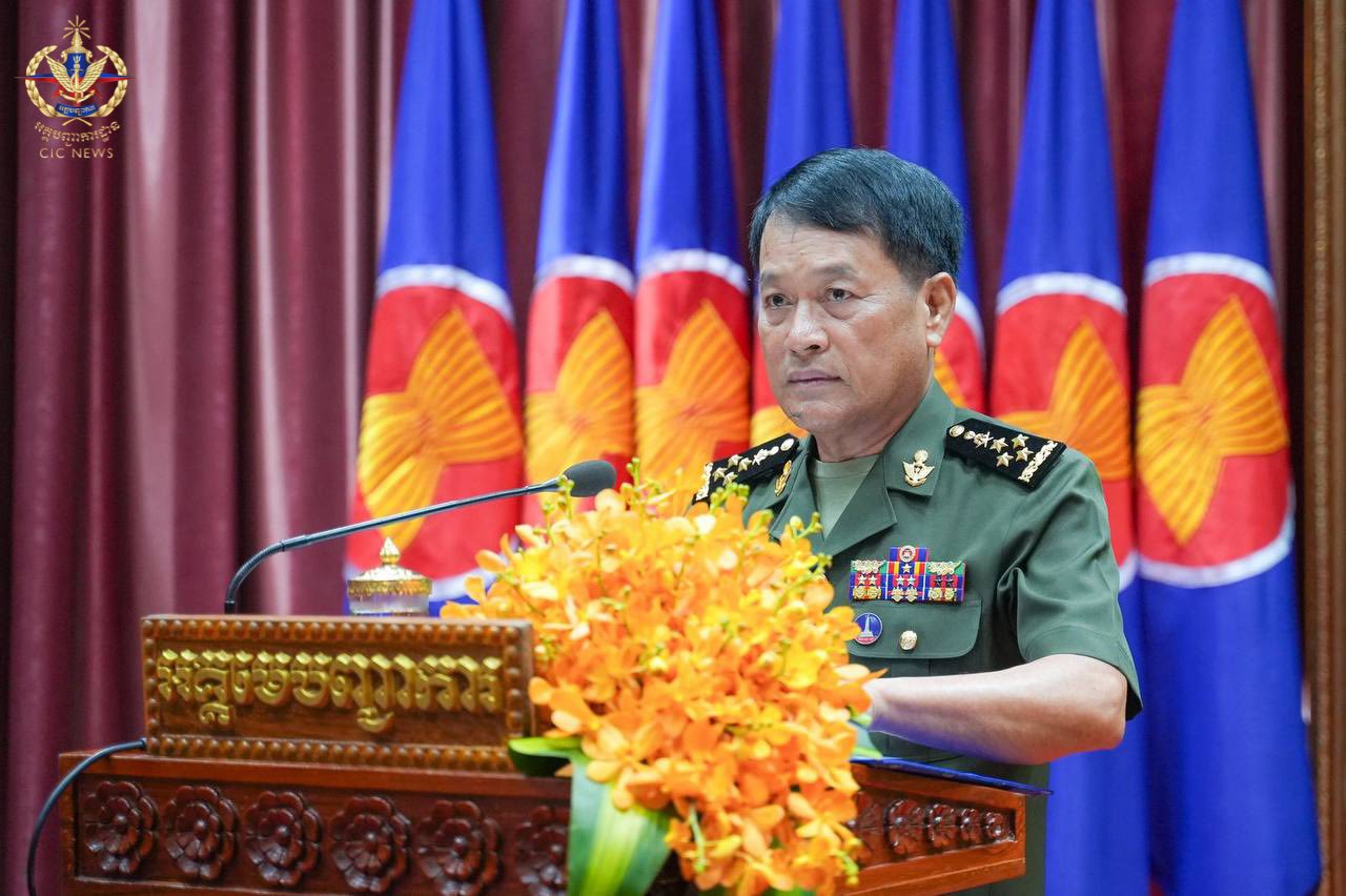 លោកនាយឧត្តមសេនីយ៍ វង្ស ពិសេន