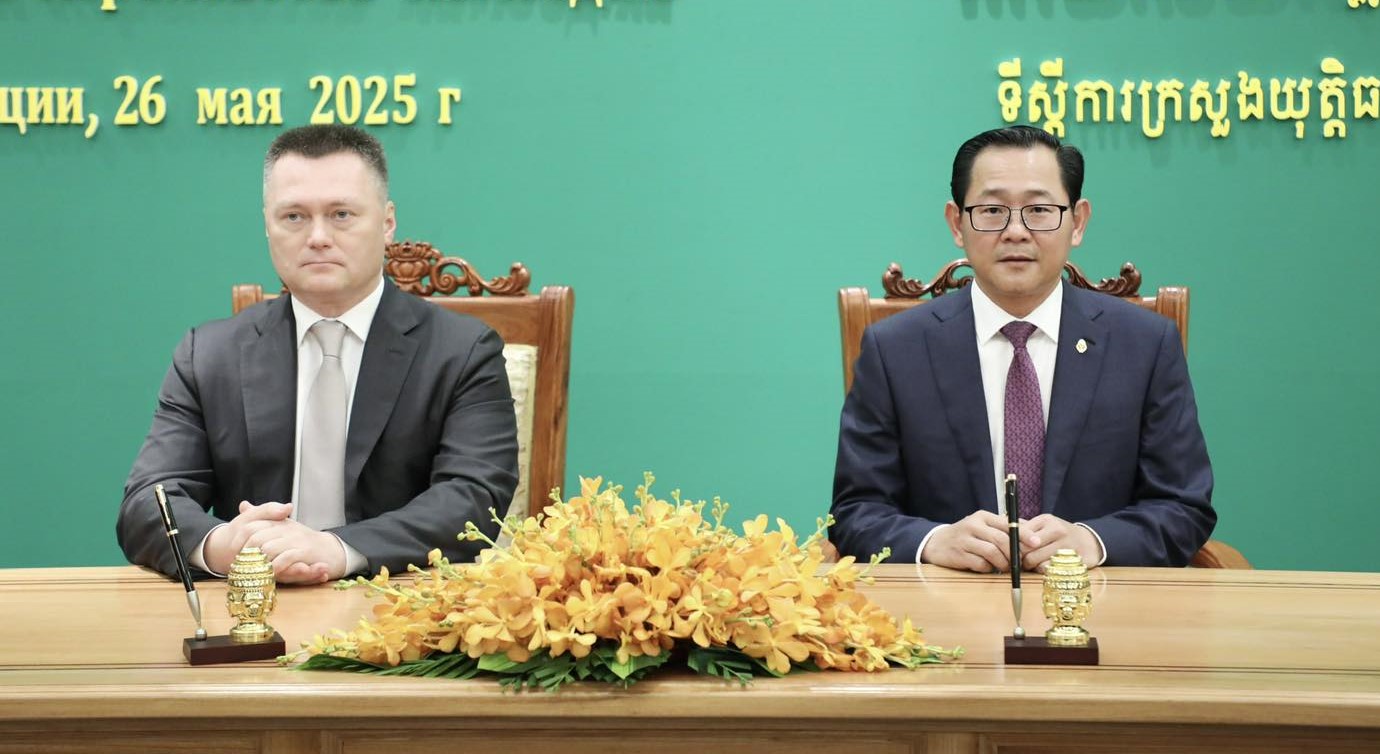 លោក អ៊ីហ្គើ ក្រាស្នូវ និងលោក កើត រិទ្ធ