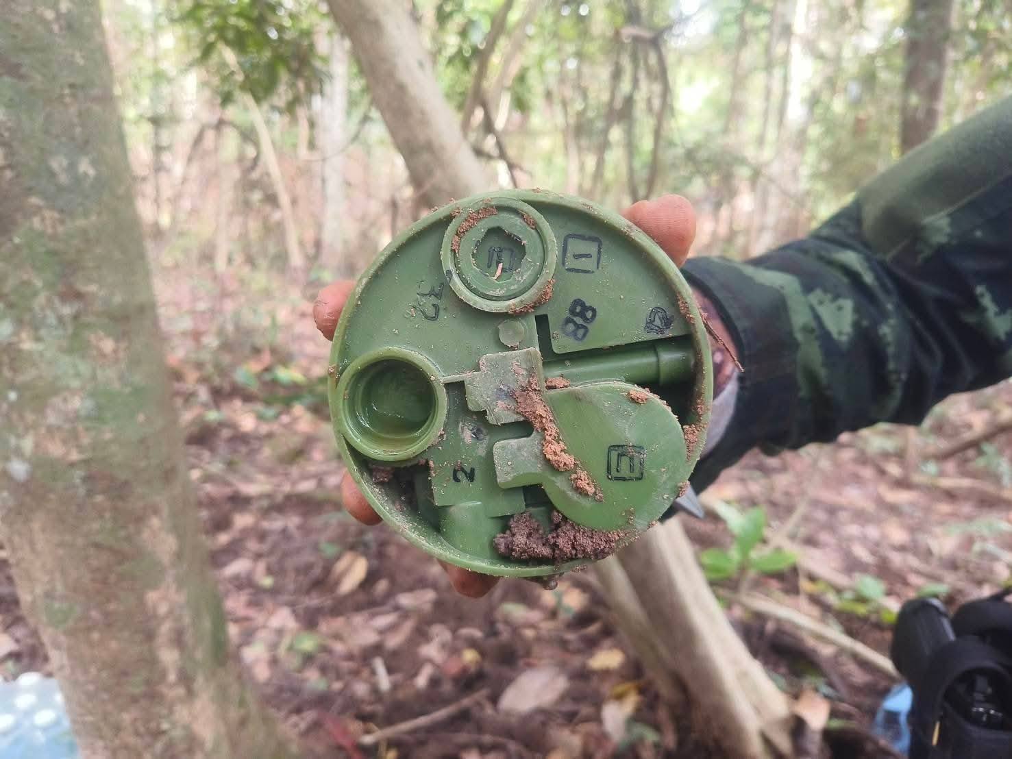 យោធាថៃបង្ហាញគ្រាប់មីន បន្ទាប់ពីរាវបាន (ចុះផ្សាយដោយសារព័ត៌មានថៃ)