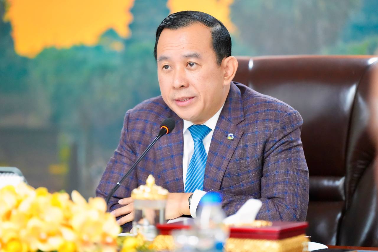 លោក ហួត ហាក់ រដ្ឋមន្រ្តីក្រសួងទេសចរណ៍