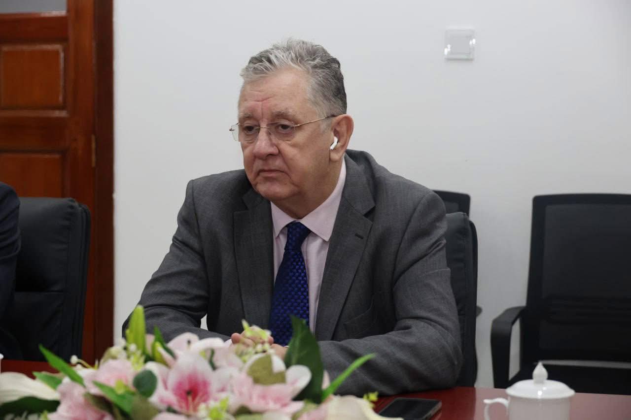 លោក ខាសុន ហាត (Carson Harte) នាយកប្រតិបត្តិអង្គការ Exceed Worldwide។ រូបភាព៖ អាជ្ញាធរមីន