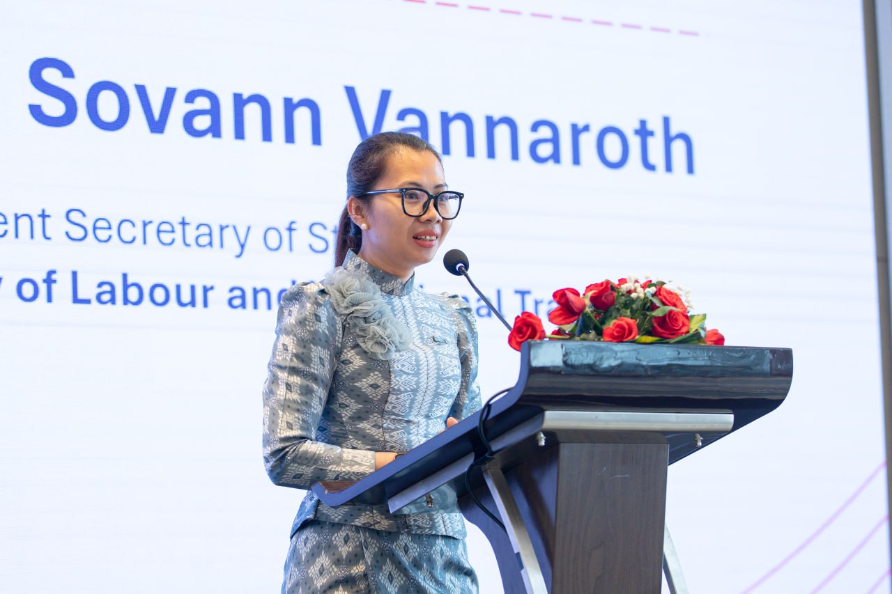 លោកស្រី សុវណ្ណ វណ្ណារតន៍ រដ្ឋលេខាធិការប្រចាំការក្រសួងការងារ&nbsp;