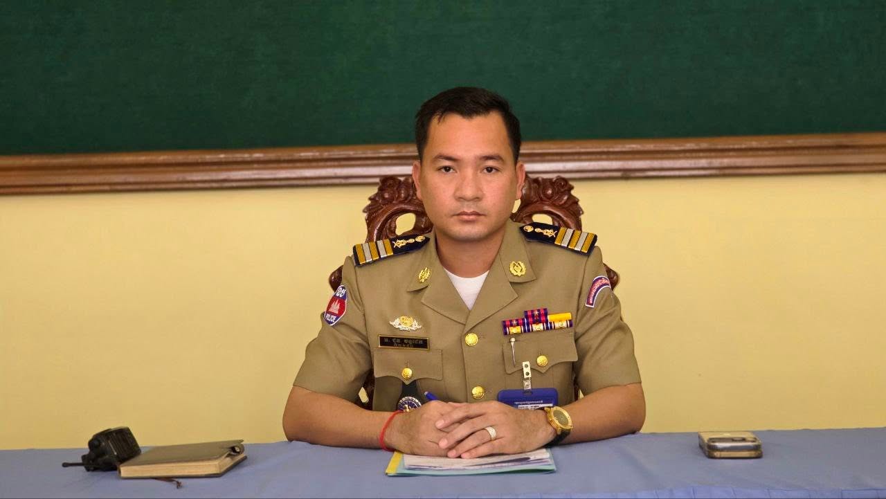 លោកវរសេនីយ៍ទោ ជុន ចន្ទដេត អធិការនគរបាលស្រុកភ្នំស្រួច