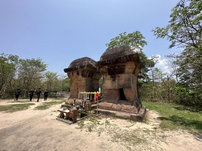 ស្តូបភ្លោះក្នុងឧទ្យានជាតិភ្នំព្រះវិហារ Khao Phra Wihan