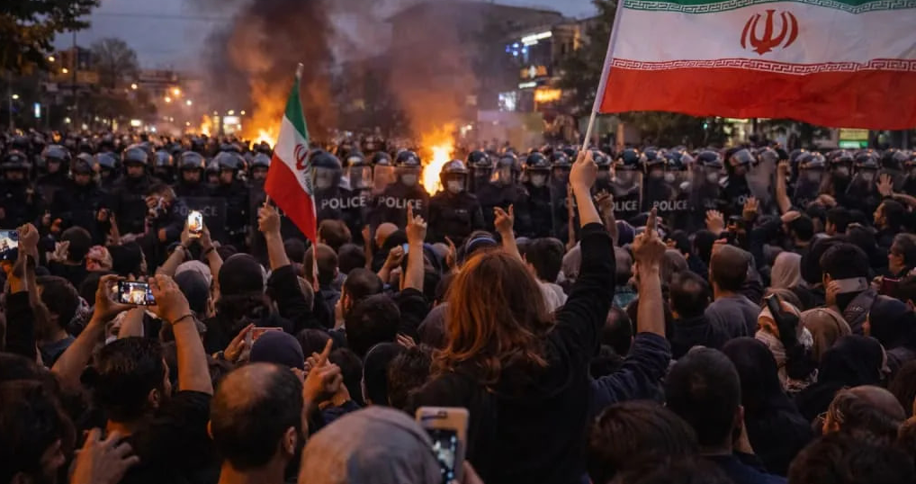 ប្រជាជនអ៊ីរ៉ង់ធ្វើបាតុកម្មមុនផ្ទុះសង្គ្រាម