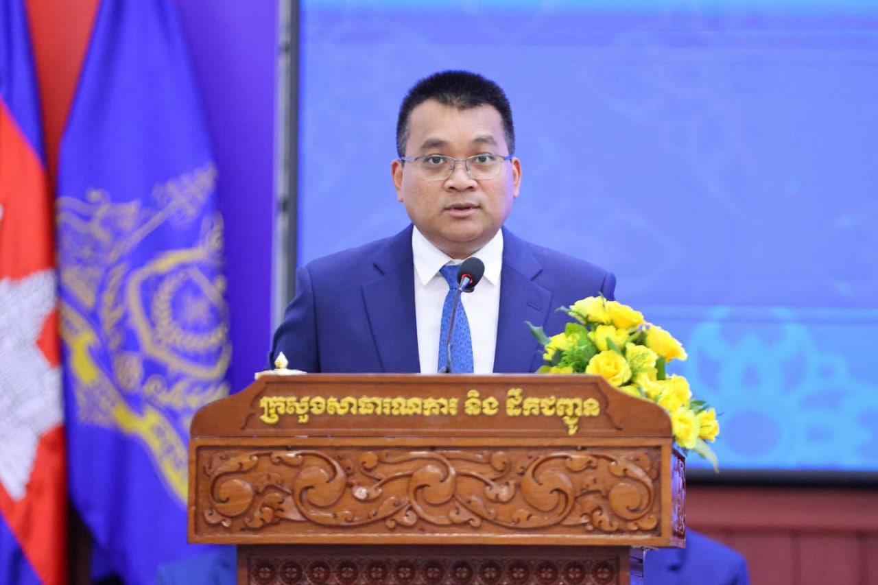 លោក ប៉េង ពោធិ៍នា រដ្ឋមន្ត្រីក្រសួងសាធារណការ