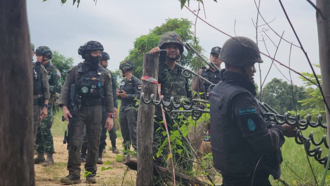 រូបភាពទាហានថៃធ្វើសកកម្មភាពបង្កហេតុមកលើកម្ពុជា នៅភូមិព្រៃចាន់ ឃុំអូរបីជាន់ ស្រុកអូរជ្រៅ ខេត្តបន្ទាយមានជ័យកាលពីពេលកន្លងទៅ។
