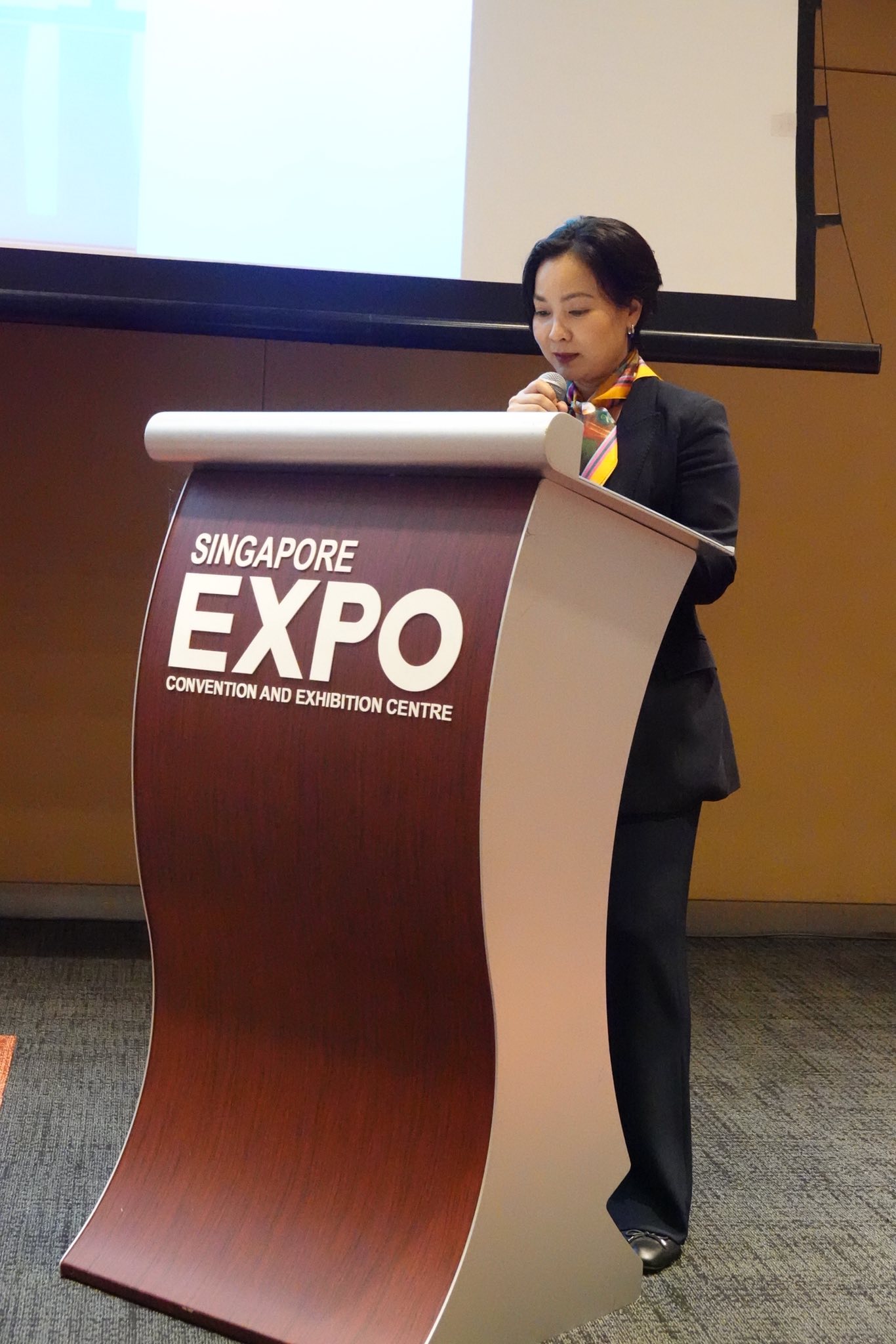 លោកស្រី ជា សិរី ទេសាភិបាលធនាគារជាតិនៃកម្ពុជា&nbsp;