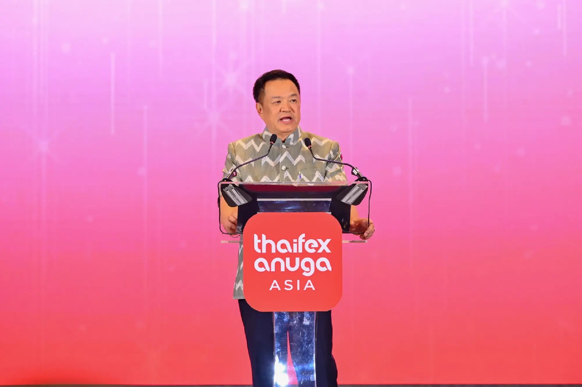 លោក អនុទីន ឆានវីរគុល