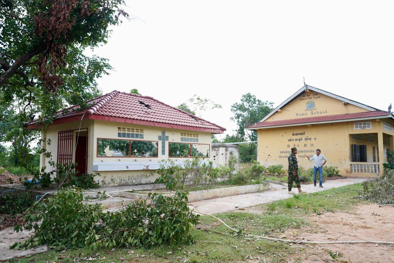 សាលារៀនខូចខាតដោយសាសង្គ្រាមព្រំដែនកម្ពុជា-ថៃ។