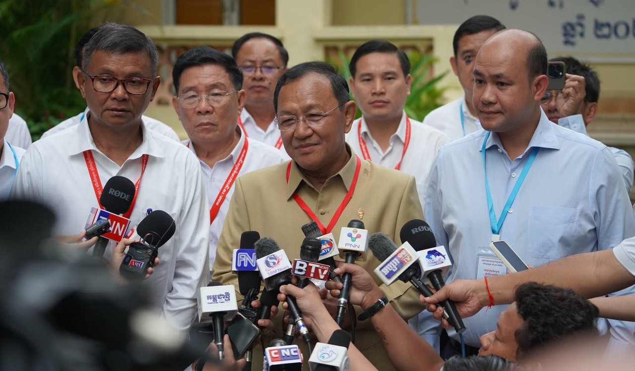 លោក ប៉ា សុជាតិវង្ស ប្រធានគណៈកម្មការអប់រំ យុវជន កីឡា ធម្មការ សាសនា វប្បធម៌ វិចិត្រសិល្បៈ និងទេសចរណ៍ នៃរដ្ឋសភា (គណៈកម្មការទី៧) 