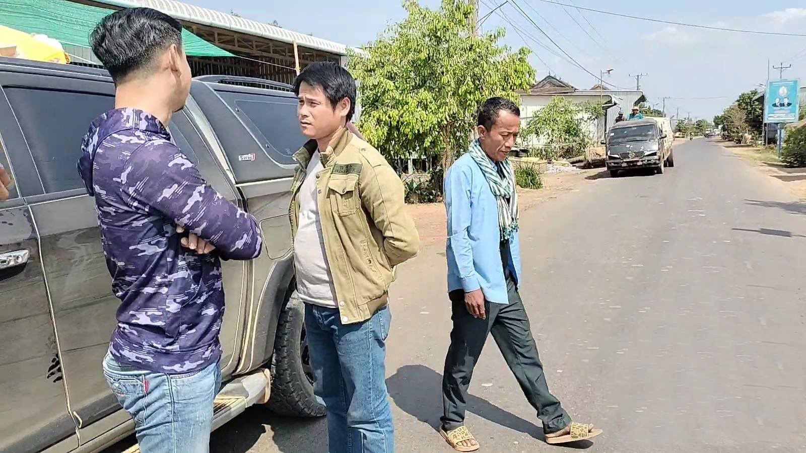 មេឈ្មួញឈ្មោះ គាង ធា ពេលចរចារជាមួយ លោក តាន់ គីមសួរ